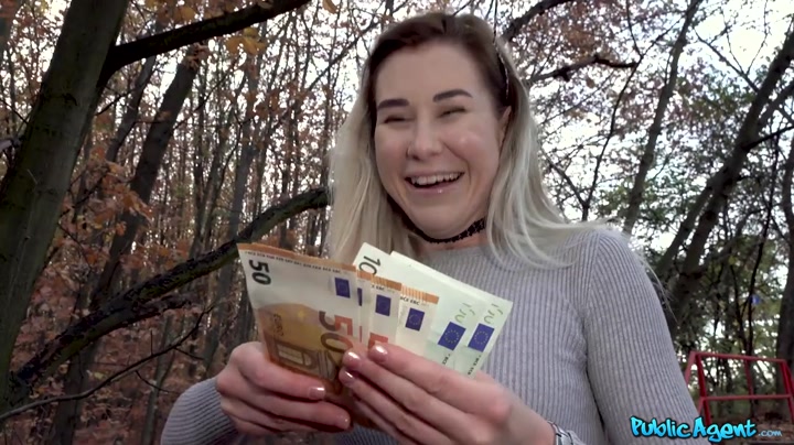 Чешская дама готова к ебле за деньги, если её устраивает сумма